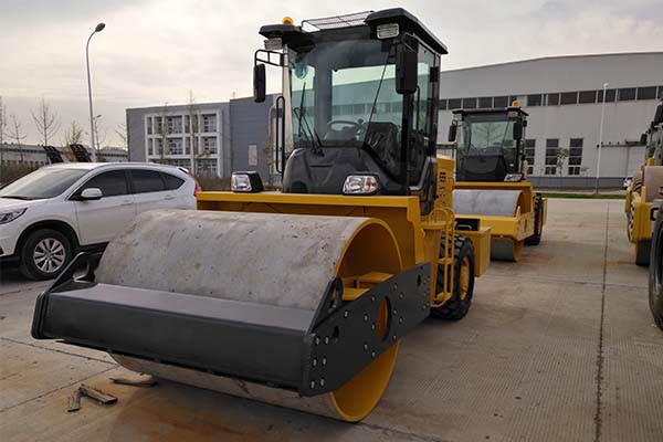 振動<a href='http://m.hfdngs.cn' target='_blank'>壓路機</a>